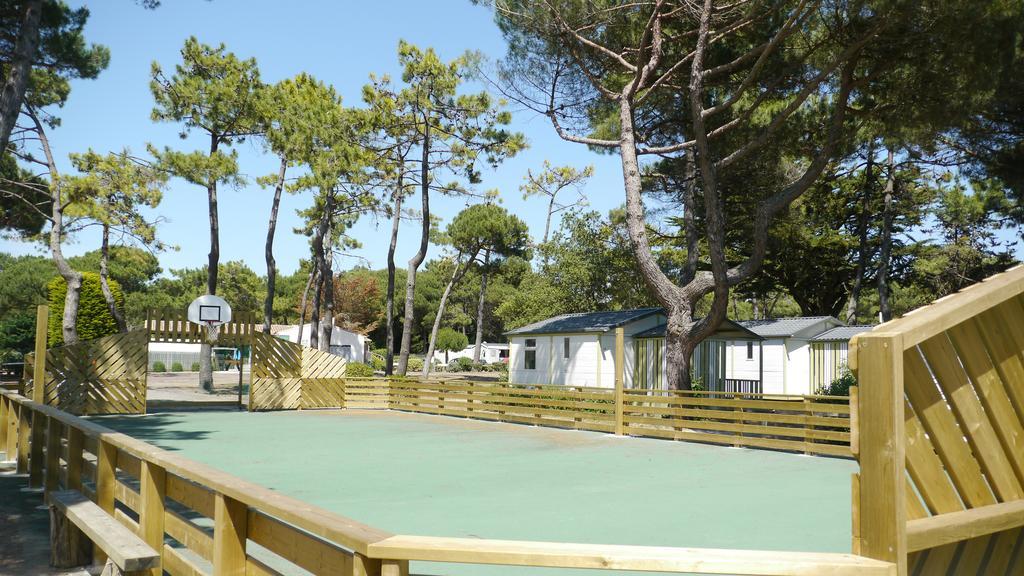 Camping Le Suroit Le Bois-Plage-en-Ré Exterior foto